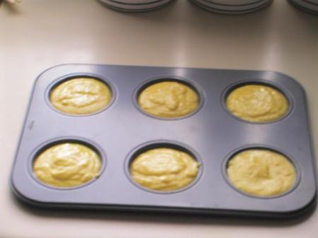 fill muffin top pan